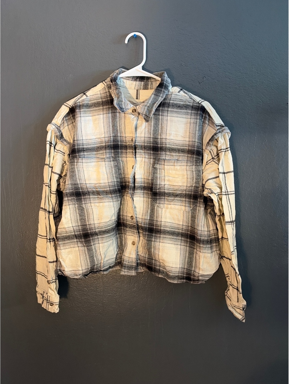 Universal Thread Women's Large Black and White Plaid Button-Up Shirt